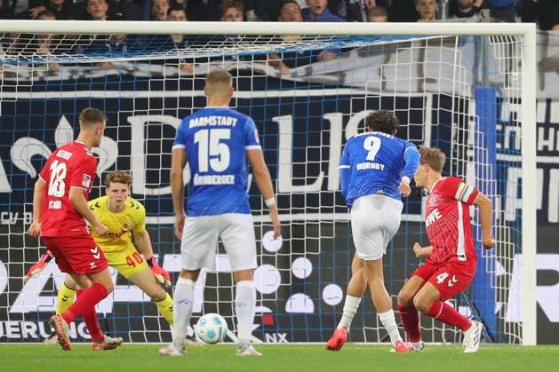 18 10 2024, xtvx, Fußball 2 Bundesliga, SV Darmstadt 98 1 FC Köln emspor, v l Goal scored, Tor zum 1 0 Fraser Hornby SV Darmstadt 98 DFL DFB REGULATIONS PROHIBIT ANY USE OF PHOTOGRAPHS as IMAGE SEQUENCES and or QUASI VIDEO Darmstadt