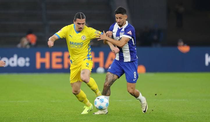 Rayan Philippe in a duel with Kevin Diego Sessa Action match scene Sport Football Soccer DFL 2 Bundesliga Men 9 Matchday Season 2024 2025 18 10 2024 Hertha BSC Berlin vs Eintracht Braunschweig BTSV DFL regulations prohibit any use of photographs as image sequences and or quasi video