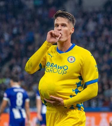 Soccer, Men, Season 2024 2025, 2 Bundesliga 9 Matchday , Hertha BSC Eintracht Braunschweig, Levente Szabo Braunschweig , Cheering after goal to 0 1, 18 10 2024, Copyright: xSebastianxRäppold MatthiasxKochx