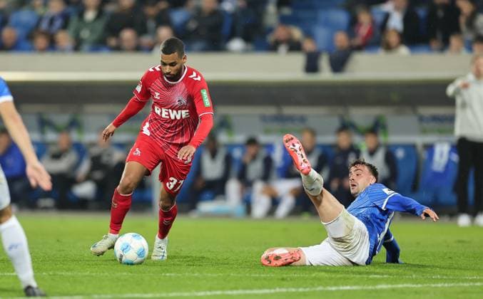 18 10 2024, xdcx, Soccer 2 Bundesliga, SV Darmstadt 98 1 FC Köln, emonline, emspor, despor, v l , Linton Maina 1 FC Köln , Philipp Förster SV Darmstadt 98 DFL DFB REGULATIONS PROHIBIT ANY USE OF PHOTOGRAPHS AS IMAGE SEQUENCES AND OR QUASI VIDEO Copyright: HMBxMedia Claus