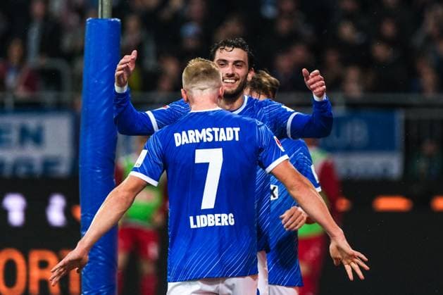 Isac Lidberg SV Darmstadt 98, 07 and Fraser Hornby SV Darmstadt 98, 09 celebrate the goal for 2 1, GER, SV Darmstadt 98 vs 1 FC Koeln, Football, 2 Bundesliga, Matchday 9, Season 2024 2025, 18 10 2024 DFL REGULATIONS PROHIBIT ANY USE OF PHOTOGRAPHS as IMAGE SEQUENCES and or QUASI VIDEO GER, SV Darmstadt 98 vs 1 FC Koeln, Football, 2 Bundesliga, Matchday 9, Season 2024 2025, 18 10 2024 Darmsatdt Copyright: xEibner-Pressefoto FlorianxWieganx EP_FWD