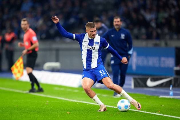 Marton Dardai Hertha BSC, 31 , GER, Hertha BSC vs Eintracht Braunschweig, Soccer Men, 2 Bundesliga, Season 2024 2025, 09 Matchday, 18 10 2024 DFL REGULATIONS PROHIBIT ANY USE OF PHOTOGRAPHS AS IMAGE SEQUENCES AND OR QUASI VIDEO GER, Hertha BSC vs Eintracht Braunschweig, Soccer Men, 2 Bundesliga, Season 2024 2025, 09 Matchday, 18 10 2024 Berlin Copyright: xEibner-Pressefotox xClaudiusxRauchx EP_CRH