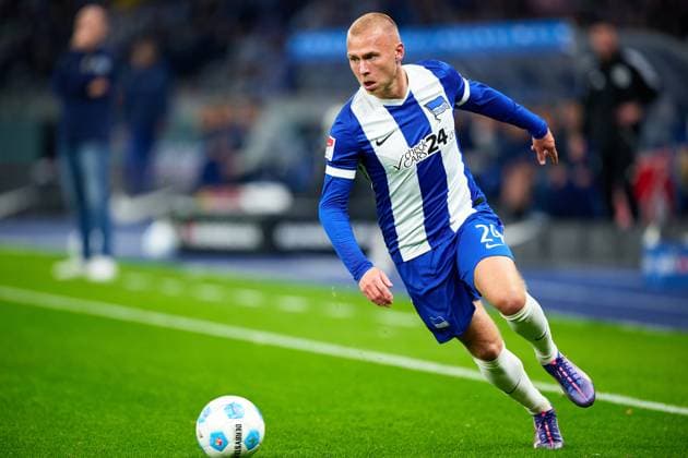 Jon Dagur Thorsteinsson Hertha BSC, 24 , GER, Hertha BSC vs Eintracht Braunschweig, Soccer Men, 2 Bundesliga, Season 2024 2025, 09 Matchday, 18 10 2024 DFL REGULATIONS PROHIBIT ANY USE OF PHOTOGRAPHS AS IMAGE SEQUENCES AND OR QUASI VIDEO GER, Hertha BSC vs Eintracht Braunschweig, Soccer Men, 2 Bundesliga, Season 2024 2025, 09 Matchday, 18 10 2024 Berlin Copyright: xEibner-Pressefotox xClaudiusxRauchx EP_CRH