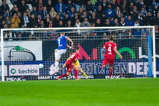 Isac Lidberg SV Darmstadt 98, 07 scores the goal for 3 1, GER, SV Darmstadt 98 vs 1 FC Koeln, Football, 2 Bundesliga, Matchday 9, Season 2024 2025, 18 10 2024 DFL REGULATIONS PROHIBIT ANY USE OF PHOTOGRAPHS as IMAGE SEQUENCES and or QUASI VIDEO GER, SV Darmstadt 98 vs 1 FC Koeln, Football, 2 Bundesliga, Matchday 9, Season 2024 2025, 18 10 2024 Darmsatdt Copyright: xEibner-Pressefoto FlorianxWieganx EP_FWD