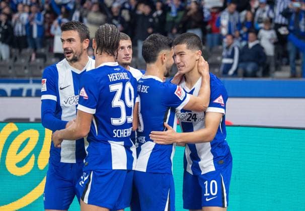 Soccer, Men, Season 2024 2025, 2 Bundesliga 9 Matchday , Hertha BSC Eintracht Braunschweig, f l Smail Prevljak Hertha BSC , Derry Scherhant Hertha BSC , Michael Cuisance Hertha BSC , Kevin Sessa Hertha BSC , Ibrahim Maza Hertha BSC , Celebration after goal to 2 1, 18 10 2024, Copyright: xSebastianxRäppold MatthiasxKochx