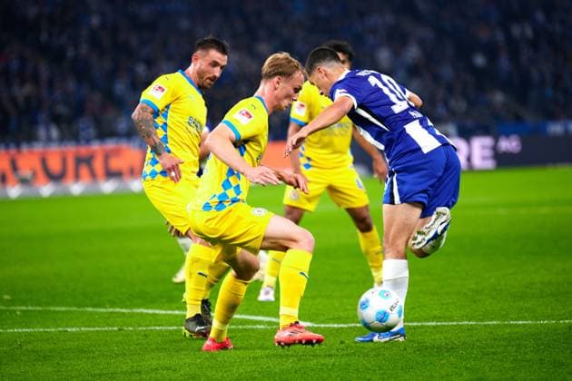 Ibrahim Maza Hertha BSC, 10 , GER, Hertha BSC vs Eintracht Braunschweig, Soccer Men, 2 Bundesliga, Season 2024 2025, 09 Matchday, 18 10 2024 DFL REGULATIONS PROHIBIT ANY USE OF PHOTOGRAPHS AS IMAGE SEQUENCES AND OR QUASI VIDEO GER, Hertha BSC vs Eintracht Braunschweig, Soccer Men, 2 Bundesliga, Season 2024 2025, 09 Matchday, 18 10 2024 Berlin Copyright: xEibner-Pressefotox xClaudiusxRauchx EP_CRH