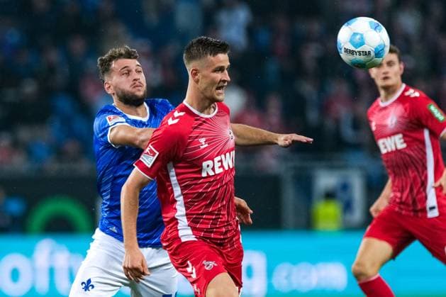 Killian Corredor SV Darmstadt 98, 34 in duel with Rasmus Carstensen 1 FC Koeln, 18 , GER, SV Darmstadt 98 vs 1 FC Koeln, Soccer, 2 Bundesliga, Matchday 9, Season 2024 2025, 18 10 2024 DFL REGULATIONS PROHIBIT ANY USE OF PHOTOGRAPHS as IMAGE SEQUENCES and or QUASI VIDEO GER, SV Darmstadt 98 vs 1 FC Koeln, Football, 2 Bundesliga, Matchday 9, Season 2024 2025, 18 10 2024 Darmsatdt Copyright: xEibner-Pressefoto FlorianxWieganx EP_FWD