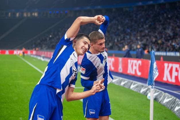 Soccer, Men, Season 2024 2025, 2 Bundesliga 9 Matchday , Hertha BSC Eintracht Braunschweig, f l Ibrahim Maza Hertha BSC , Michael Cuisance Hertha BSC , Celebration after goal to 2 1, 18 10 2024, Copyright: xSebastianxRäppold MatthiasxKochx