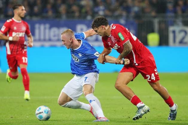 18 10 2024, xtvx, Fußball 2 Bundesliga, SV Darmstadt 98 1 FC Köln emspor, v l Zweikampf, Duell, duel, tackle, compete Isac Lidberg SV Darmstadt 98 Julian Pauli 1 FC Koeln DFL DFB REGULATIONS PROHIBIT ANY USE OF PHOTOGRAPHS as IMAGE SEQUENCES and or QUASI VIDEO Darmstadt