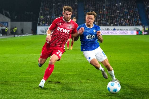 Jan Thielmann 1 FC Koeln, 29 in duel with Luca Marseiler SV Darmstadt 98, 08 , GER, SV Darmstadt 98 vs 1 FC Koeln, Football, 2 Bundesliga, Matchday 9, Season 2024 2025, 18 10 2024 DFL REGULATIONS PROHIBIT ANY USE OF PHOTOGRAPHS as IMAGE SEQUENCES and or QUASI VIDEO GER, SV Darmstadt 98 vs 1 FC Koeln, Football, 2 Bundesliga, Matchday 9, Season 2024 2025, 18 10 2024 Darmsatdt Copyright: xEibner-Pressefoto FlorianxWieganx EP_FWD