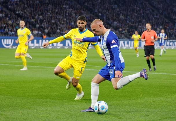 Fabio Kaufmann, Eintracht Braunschweig, Jon Dagur Thorsteinsson, Hertha BSC, Germany, Berlin, Olympiastadion, Football, Men, Season 2024 2025, 2 Bundesliga 9 Matchday , Hertha BSC Eintracht Braunschweig