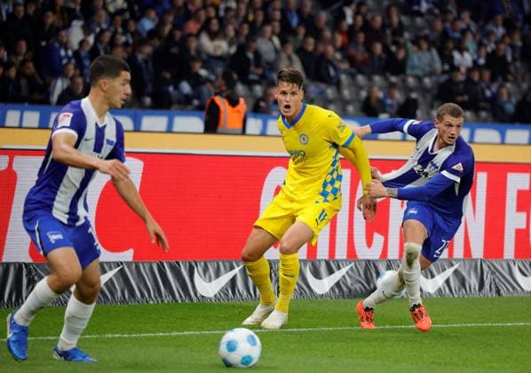 Ibrahim Maza, Hertha BSC, Levente Szabo, Eintracht Braunschweig, Michael Cuisance, Hertha BSC, Germany, Berlin, Olympiastadion, Football, Men, Season 2024 2025, 2 Bundesliga 9 Matchday , Hertha BSC Eintracht Braunschweig