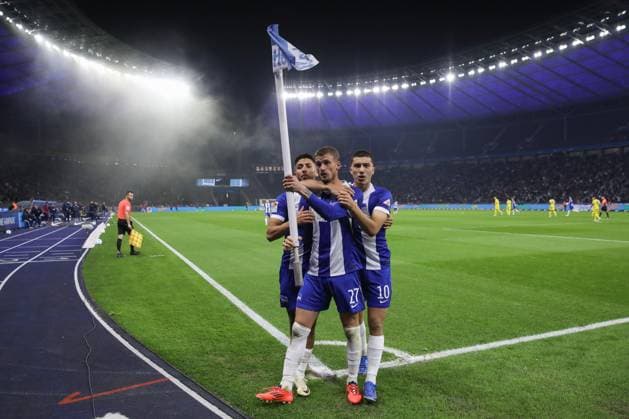 18 10 2024, xtgx, Soccer 2 Bundesliga, Hertha BSC Berlin Eintracht Braunschweig emspor, v l jubilation after the 1 1 by Michael Cuisance Hertha, 27 DFL DFB REGULATIONS PROHIBIT ANY USE OF PHOTOGRAPHS as IMAGE SEQUENCES and or QUASI VIDEO Berlin