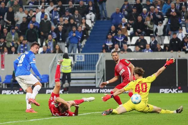 18 10 2024, xtvx, Fußball 2 Bundesliga, SV Darmstadt 98 1 FC Köln emspor, v l Goal scored, Tor zum 4 1 Philipp Foerster SV Darmstadt 98 DFL DFB REGULATIONS PROHIBIT ANY USE OF PHOTOGRAPHS as IMAGE SEQUENCES and or QUASI VIDEO Darmstadt