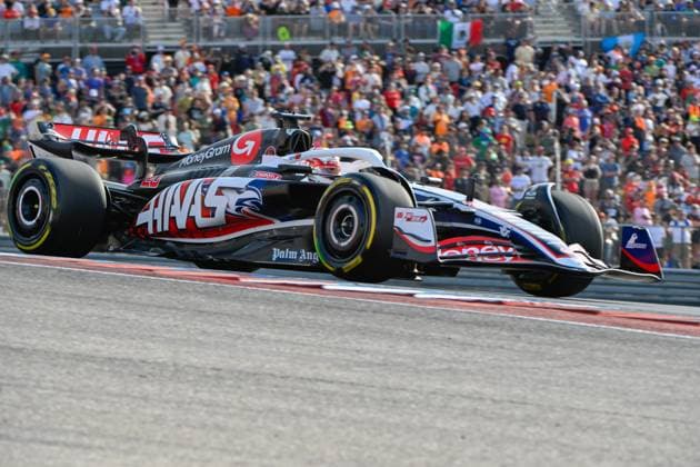AUSTIN, TX - OCTOBER 18: MoneyGram HAAS F1 Team driver Kevin Magnussen (20) of Denmark exits turn 1 during the Sprint qualifying session of the Formula 1 Pirelli United States Grand Prix on October 18, 2024, at Circuit of The Americas in Austin, Texas. (Photo by Ken Murray Icon Sportswire) AUTO: OCT 18 F1 Pirelli United States Grand Prix EDITORIAL USE ONLY Icon241018029