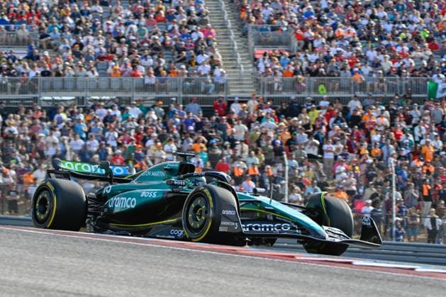 AUSTIN, TX - OCTOBER 18: Aston Martin Aramco F1 Team driver Lance Stroll (18) of Canada exits turn 1 during the Sprint qualifying session of the Formula 1 Pirelli United States Grand Prix on October 18, 2024, at Circuit of The Americas in Austin, Texas. (Photo by Ken Murray Icon Sportswire) AUTO: OCT 18 F1 Pirelli United States Grand Prix EDITORIAL USE ONLY Icon241018031