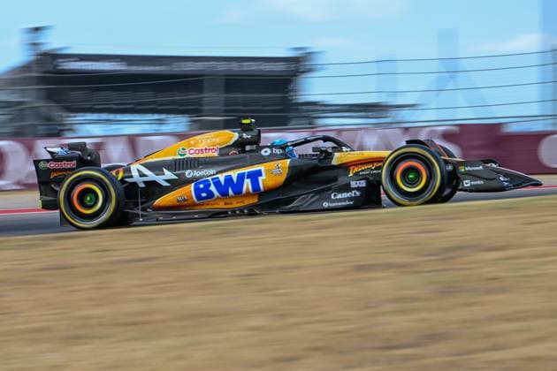 AUSTIN, TX - OCTOBER 18: BWT Alpine F1 Team driver Pierre Gasly (10) of France makes his way through turn 6 during the Sprint qualifying session of the Formula 1 Pirelli United States Grand Prix on October 18, 2024, at Circuit of The Americas in Austin, Texas. (Photo by Ken Murray Icon Sportswire) AUTO: OCT 18 F1 Pirelli United States Grand Prix EDITORIAL USE ONLY Icon241018037