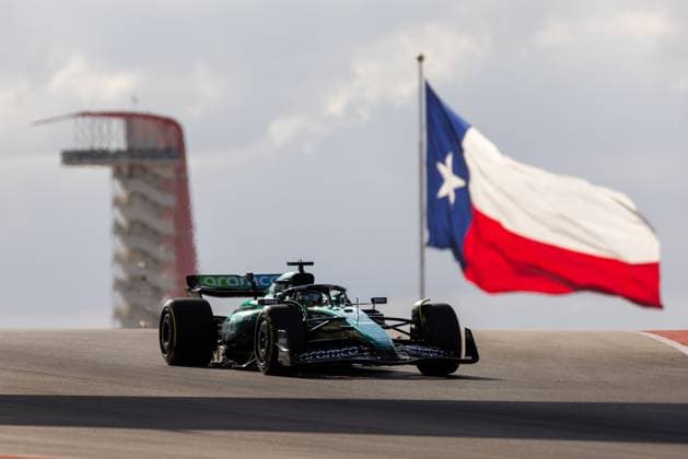 AUSTIN, TX - OCTOBER 18: Lance Stroll (18) of Canada and team Aston Martin Aramco F1 drives during Sprint Qualifying at the Formula 1 Pirelli United States Grand Prix on October 18, 2024 at the Circuit of The Americas in Austin, TX. (Photo by Bob Kupbens Icon Sportswire) AUTO: OCT 18 F1 Pirelli United States Grand Prix EDITORIAL USE ONLY Icon2410183411