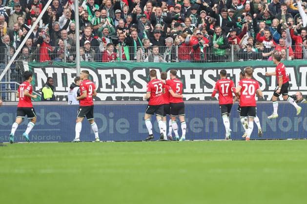 19 10 2024, xtgx, Soccer 2 Bundesliga, Hannover 96 FC Schalke 04 emspor, v l jubilation after the 1 0 by Fabian Kunze Hannover, 6 DFL DFB REGULATIONS PROHIBIT ANY USE OF PHOTOGRAPHS as IMAGE SEQUENCES and or QUASI VIDEO Hannover