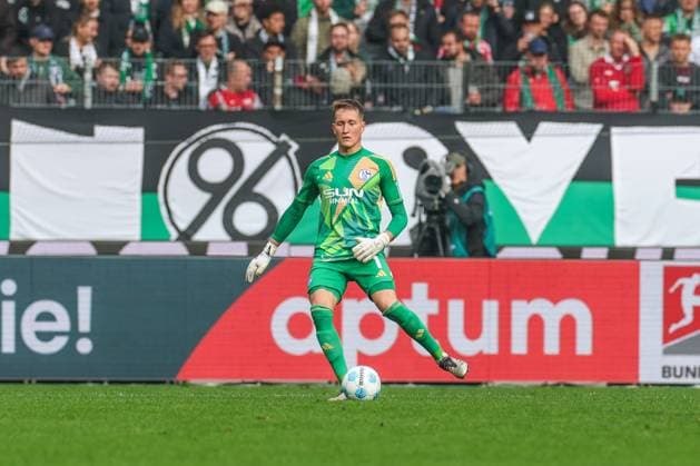 19 10 2024, Football, Season 2024 2025, 2 Bundesliga, 9 Matchday, Hannover 96 FC Schalke 04, Ron Thorben Hoffmann FC Schalke 04 Hannover Heinz von Heiden Arena Niedersachsen Germany xRHR PHOTO TRx Copyright: TimxRehbein RHR-FOTOx RHR-FOTO TR