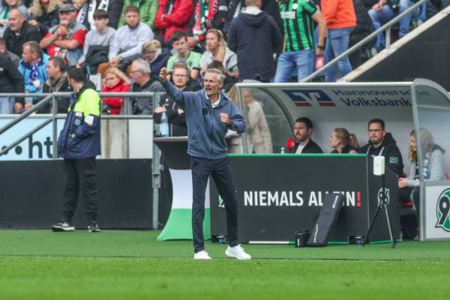 19 10 2024, Football, Season 2024 2025, 2 Bundesliga, Matchday 9, Hannover 96 FC Schalke 04, Head coach Kees van Wonderen FC Schalke 04 Hannover Heinz von Heiden Arena Lower Saxony Germany xRHR PHOTO TRx Copyright: TimxRehbein RHR-FOTOx RHR-FOTO TR