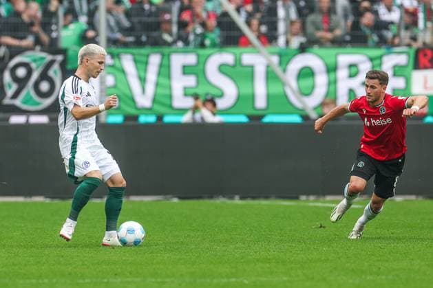 19 10 2024, Football, Season 2024 2025, 2 Bundesliga, 9 Matchday, Hannover 96 FC Schalke 04, Lino Tempelmann FC Schalke 04 Hannover Heinz von Heiden Arena Niedersachsen Germany xRHR PHOTO TRx Copyright: TimxRehbein RHR-FOTOx RHR-FOTO TR