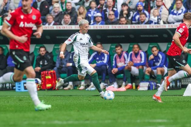 19 10 2024, Football, Season 2024 2025, 2 Bundesliga, 9 Matchday, Hannover 96 FC Schalke 04, Lino Tempelmann FC Schalke 04 Hannover Heinz von Heiden Arena Niedersachsen Germany xRHR PHOTO TRx Copyright: TimxRehbein RHR-FOTOx RHR-FOTO TR