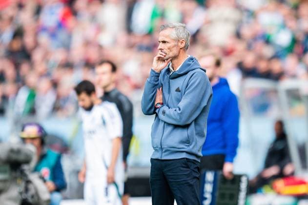 19 10 2024 Football, 2024 2025, 2 Bundesliga, 9 Matchday, Hannover 96 FC Schalke 04 Kees van Wonderen Coach Schalke DFL REGULATIONS PROHIBIT ANY USE OF PHOTOGRAPHS AS IMAGE SEQUENCES AND OR QUASI VIDEO