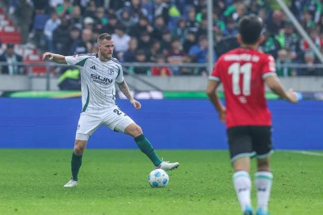 19 10 2024, Football, Season 2024 2025, 2 Bundesliga, Matchday 9, Hannover 96 FC Schalke 04, Tomas Kalas FC Schalke 04 Hannover Heinz von Heiden Arena Niedersachsen Germany xRHR PHOTO TRx Copyright: TimxRehbein RHR-FOTOx RHR-FOTO TR