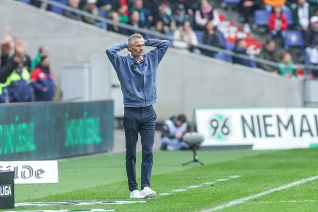 19 10 2024, Football, Season 2024 2025, 2 Bundesliga, Matchday 9, Hannover 96 FC Schalke 04, Head coach Kees van Wonderen FC Schalke 04 Hannover Heinz von Heiden Arena Lower Saxony Germany xRHR PHOTO TRx Copyright: TimxRehbein RHR-FOTOx RHR-FOTO TR