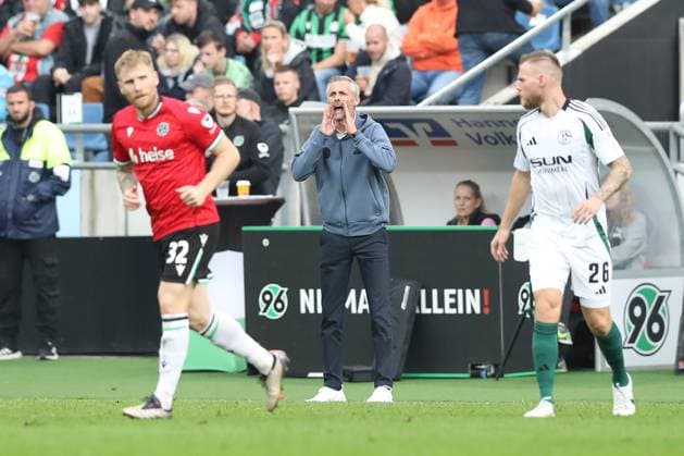 19 10 2024, xtgx, Soccer 2 Bundesliga, Hannover 96 FC Schalke 04 emspor, v l Kees van Wonderen Schalke, Trainer DFL DFB REGULATIONS PROHIBIT ANY USE OF PHOTOGRAPHS as IMAGE SEQUENCES and or QUASI VIDEO Hannover