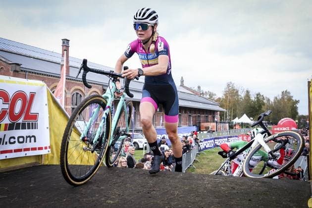 Belgian Laura Verdonschot pictured in action during the women s elite race of the Exact Cross Essen, stage 2 (out of 6) in the Exact Cross cyclocross competition, Saturday 19 October 2024, in Essen. KRISTOFxVANxACCOM  x102964667x