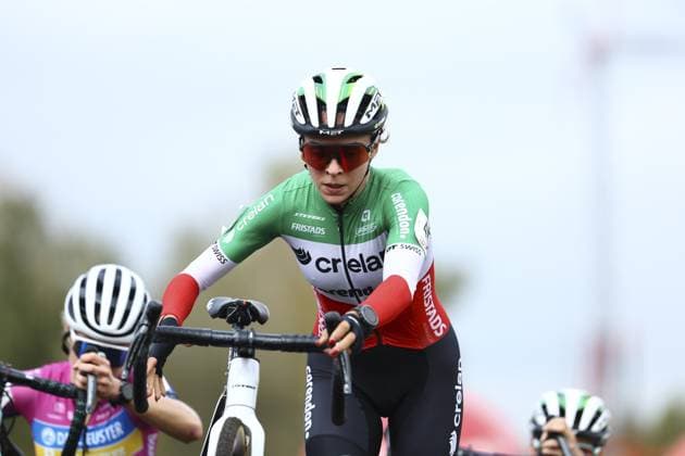 Italian Sara Casasola pictured in action during the women s elite race of the Exact Cross Essen, stage 2 (out of 6) in the Exact Cross cyclocross competition, Saturday 19 October 2024, in Essen. KRISTOFxVANxACCOM  x102964671x