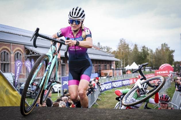 Belgian Laura Verdonschot pictured in action during the women s elite race of the Exact Cross Essen, stage 2 (out of 6) in the Exact Cross cyclocross competition, Saturday 19 October 2024, in Essen. KRISTOFxVANxACCOM  x102964702x