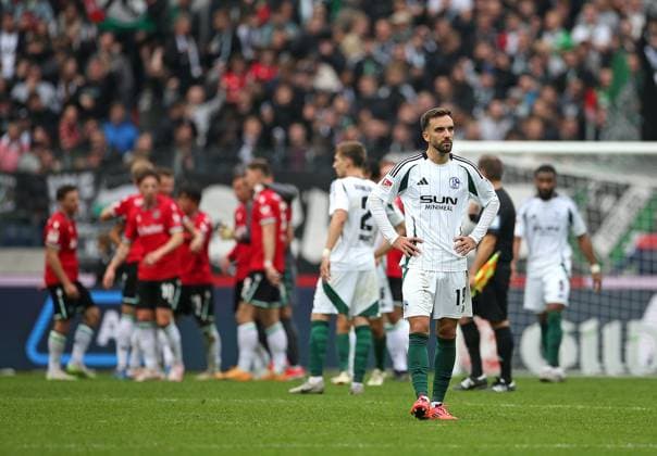 19 10 2024, Soccer 2 Bundesliga 2024 2025, 9 Matchday, Hannover 96 FC Schalke 04 , in the Heinz von Heiden Arena Hannover Kenan Karaman Schalke 04 disappointed DFL and DFB regulations prohibit any use of photographs as image sequences and or quasi video