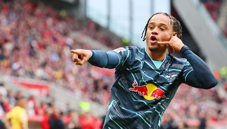 Mainz RB Leipzig Bundesliga Mainz, 19 10 2024, Mewa Arena, Soccer Bundesliga, Matchday 7 , 1 FSV Mainz 05 vs RB Leipzig , Goal for Leipzig to 0 1 In the picture goal scorer Xavi Simons 10, RB Leipzig , Goal celebration , Picture Point