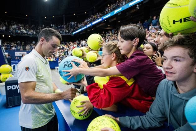 Spanish Roberto Bautista-Agut signs an autograph during a tennis match in the semi finals of the singles competition at the ATP, Tennis Herren European Open Tennis tournament in Antwerp, Saturday 19 October 2024. JASPERxJACOBS  x102985716x