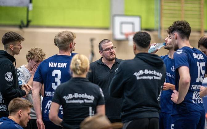 Volleyball, Season 2024 2025, 2 Bundesliga Nord, 19 10 2024, 4 Matchday, Men, TuB Bocholt blue vs Kieler TV red Markus Friedrich Coach TuB Bocholt , Bocholt Sporthalle West Nordrhein Westfalen Germany 241019_vb_tub-bocholt_kieler-tv_33900