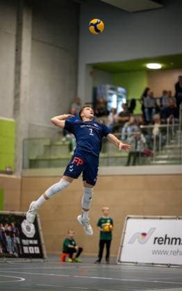 Volleyball, Season 2024 2025, 2 Bundesliga Nord, 19 10 2024, 4 Matchday, Men, TuB Bocholt blue vs Kieler TV red Luis Kubo TuB Bocholt , Bocholt Sporthalle West Nordrhein Westfalen Germany 241019_vb_tub-bocholt_kieler-tv_33927