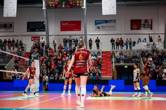 19 10 2024, Volleyball, Women, Volleyball Bundesliga, Season 2024 2025, SC Potsdam VfB Suhl LOTTO Thüringen In the picture f l SC Potsdam players frustrated,sad,angry,stunned Potsdam MBS Arena Potsdam Brandenburg Germany