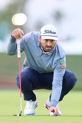 Estrella Damm N.A. Andalucia Masters 2024 In San Roque, Spain, on October 19, 2024, Antoine Rozner of France studies his shot on the 1st green on the third day of the Estrella Damm N.A. Andalucia Masters 2024 at Real Club de Golf Sotogrande. San Roque, Spain Spain  Copyright: xJosexManuelxAlvarezxReyx originalFilename:alvarezrey-notitle241019_np6r0.jpg