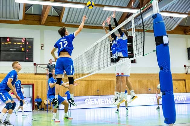19 10 2024, GER, Volleyball, 2 BL Maenner Sued, Season 2024 2025, 3 Matchday, Blue Volleys Gotha L E Volleys Daniel Mark Ridings Blue Volleys Gotha 99867 Gotha Sporthalle Sportanlage Ernesti Thüringen Germany