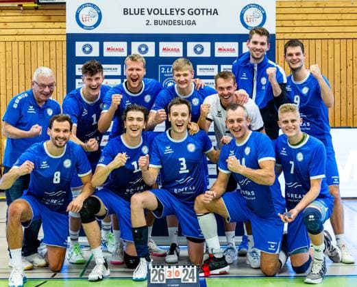 19 10 2024, GER, Volleyball, 2 BL Maenner Sued, Saison 2024 2025, 3 Spieltag, Blue Volleys Gotha L E Volleys die Blue Volleys Gotha gewinnen in 3 0 Saetzen gegen die L E Volleys 99867 Gotha Sporthalle Sportanlage Ernesti Thüringen Deutschland