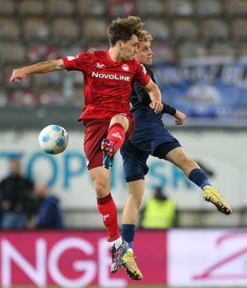 Florian Kleinhansl 3, FC Kaiserslautern , Luca Herrmann 19, Paderborn 19 10 2024, Football, 2 Bundesliga, FC Kaiserslautern SC Paderborn 07, 9 Matchday, Season 2024 25, Fritz Walter Stadion, Kaiserslautern, Germany, zmdz, DFB DFL regulations prohibit any use of photographs as image sequences and or quasi video FC Kaiserslautern SC Paderborn 07