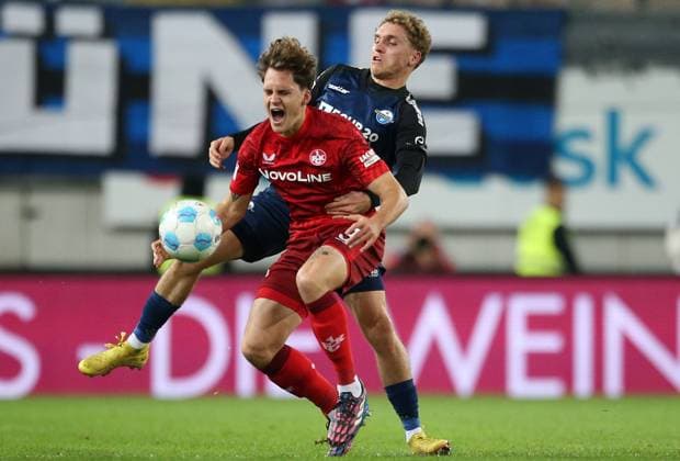 Florian Kleinhansl 3, FC Kaiserslautern , Luca Herrmann 19, Paderborn 19 10 2024, Football, 2 Bundesliga, FC Kaiserslautern SC Paderborn 07, 9 Matchday, Season 2024 25, Fritz Walter Stadion, Kaiserslautern, Germany, zmdz, DFB DFL regulations prohibit any use of photographs as image sequences and or quasi video FC Kaiserslautern SC Paderborn 07