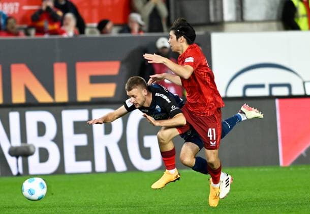 Soccer 2 Bundesliga Season 2024 25 1 FC Kaiserslautern 19 10 2024 Fritz Walter Stadion 1 FC Kaiserslautern fck SC Paderborn scp Daisuke YOKATA fck , li Mattes HANSEN SC Paderborn 07 1 FC Kaiserslautern