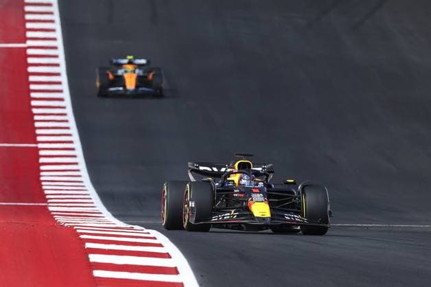 Sport Bilder des Tages 01 VERSTAPPEN Max (nld), Red Bull Racing RB20, action during the Formula 1 Pirelli United States Grand Prix 2024, 19th round of the 2024 Formula One World Championship, WM, Weltmeisterschaft from October 18 to 20, 2024 on the Circuit of the Americas, in Austin, United States of America - F1 - US GRAND PRIX 2024 DPPI Panoramic  241019_R19_USA_DP_XB3_6464