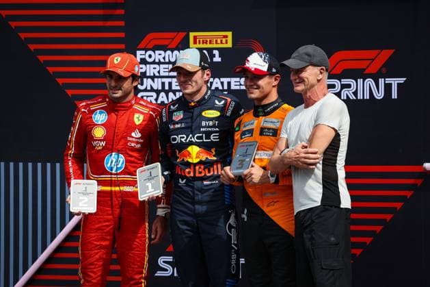 Sport Bilder des Tages NORRIS Lando (gbr), McLaren F1 Team MCL38, VERSTAPPEN Max (ned), Red Bull Racing RB20, SAINZ Carlos (spa), Scuderia Ferrari SF-24, Sting, musician, activist and actor, portrait during the Formula 1 Pirelli United States Grand Prix 2024, 19th round of the 2024 Formula One World Championship, WM, Weltmeisterschaft from October 18 to 20, 2024 on the Circuit of the Americas, in Austin, United States of America - F1 - US GRAND PRIX 2024 DPPI Panoramic 241019_R19_USA_DP_AV6_7615