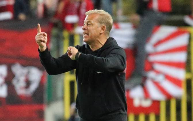 19 10 2024, xmohx, Fußball 2 Bundesliga, 1 FC Kaiserslautern SC Paderborn 07 emspor, v l Trainer Markus Anfang Kaiserslautern DFL DFB REGULATIONS PROHIBIT ANY USE OF PHOTOGRAPHS as IMAGE SEQUENCES and or QUASI VIDEO Kaiserslautern
