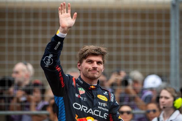 Max Verstappen Oracle Red Bull Racing, Netherlands, 01 celebrates victory at Parc Ferme and waves to the fans, USA, Formula 1 World Championship, Pirelli Grand Prix of the United States of America, Circuit of the Americas Austin, Sprint race, 19 10 2024 USA, Formula 1 World Championship, Pirelli Grand Prix of the United States of America, Circuit of the Americas Austin, Sprint race, 19 10 2024 Austin Copyright: xEibner-Pressefoto Memmlerx EP_MMR